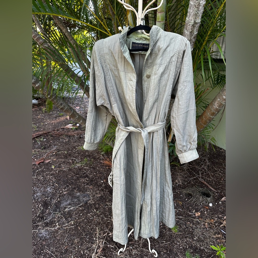David Benjamin Vintage Light Green Trench Coat. Academia, modest, Old Money